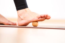 Lade das Bild in den Galerie-Viewer, Fa masszázs labda szett | rollholz