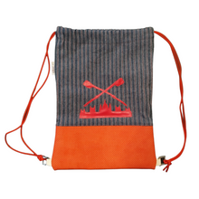 Lade das Bild in den Galerie-Viewer, Táska Budapest és evezős szimbólumokkal - kék, piros