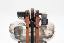 Kép betöltése a galériamegjelenítőbe: SmartRow okos kiegészítő evezőpadhoz | WaterRower