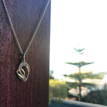 Lade das Bild in den Galerie-Viewer, Ruderanhänger - herzförmig, mit Zirkoniasteinen | Strokeside-Design