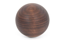Lade das Bild in den Galerie-Viewer, Masszázs golyó - diófa, 10 cm | rollholz